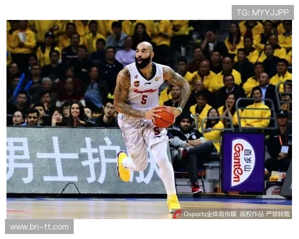 布泽尔之子表现抢眼8投14罚砍下24分13篮板半场独得20分助队争胜