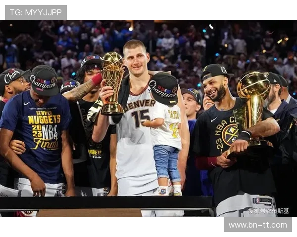 杨瀚森与约基奇对比引热议体格与协调性差异明显难以相提并论